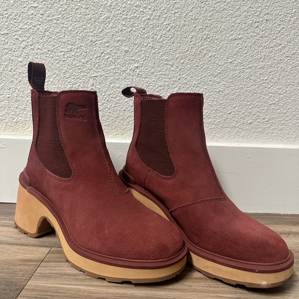 Sorel Women's Burgundy Ankle Boots